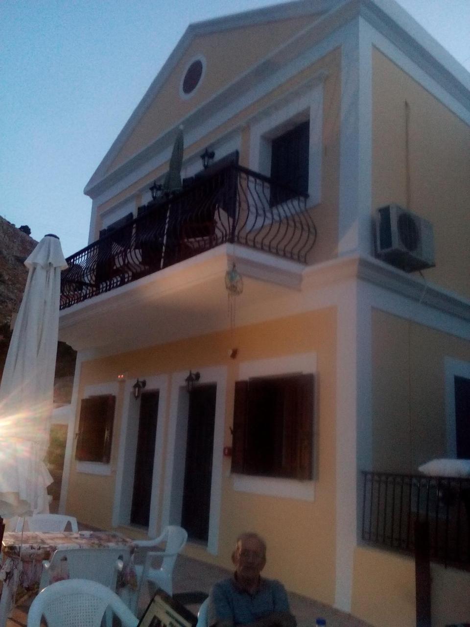 Nikos And Eva Studios Сими Екстериор снимка